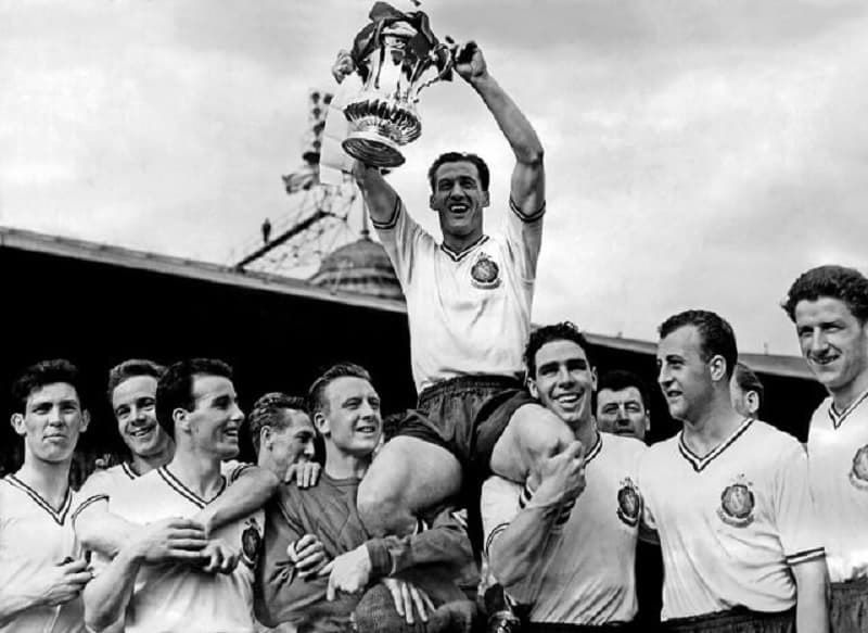 lich-su-hinh-thanh-giai-dau-cup-c2